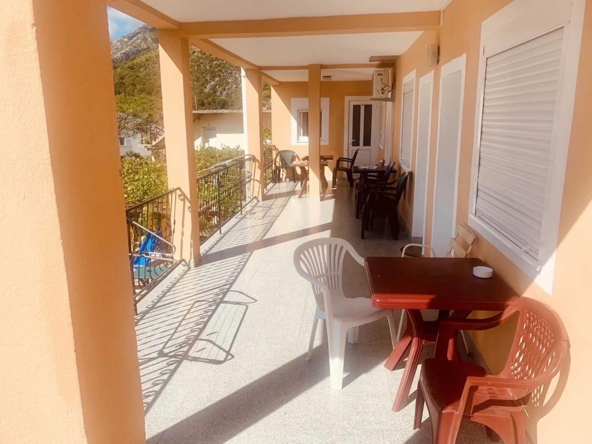 Apartments In Villa Viktoria Sutomore Bagian luar foto