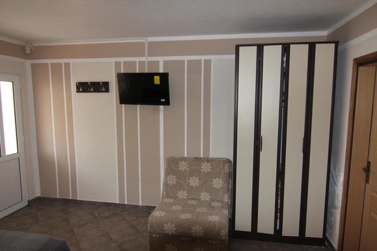 Apartments In Villa Viktoria Sutomore Bagian luar foto