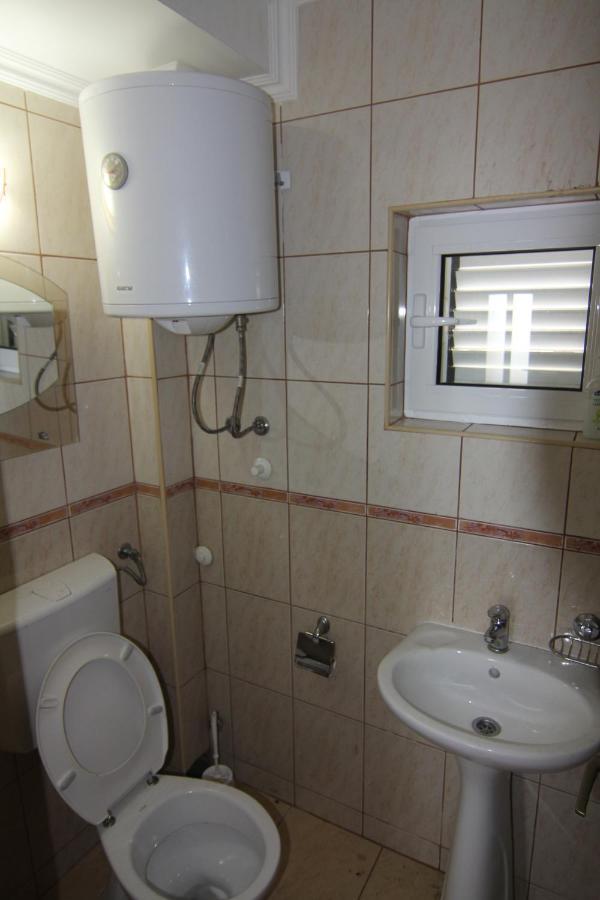 Apartments In Villa Viktoria Sutomore Bagian luar foto