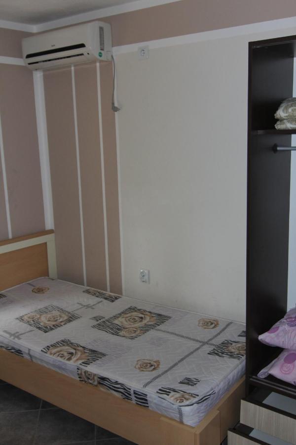 Apartments In Villa Viktoria Sutomore Bagian luar foto