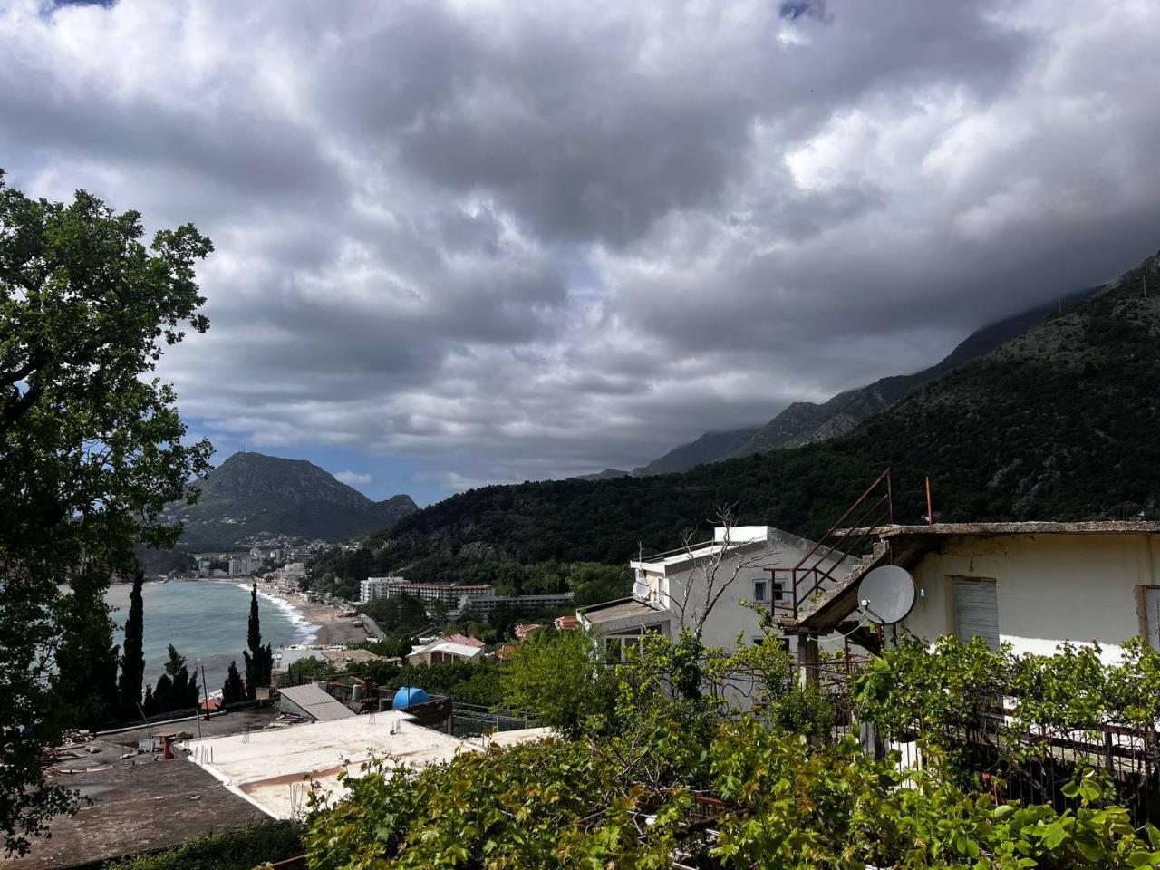 Apartments In Villa Viktoria Sutomore Bagian luar foto